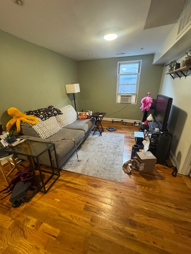 Building Photo - 3233 W Pierce Ave Unit 2 Rental