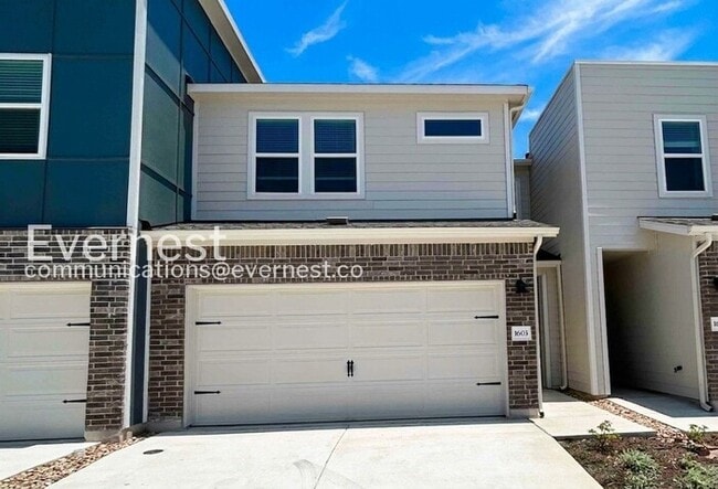 Building Photo - 1850 Settlers Glen Dr