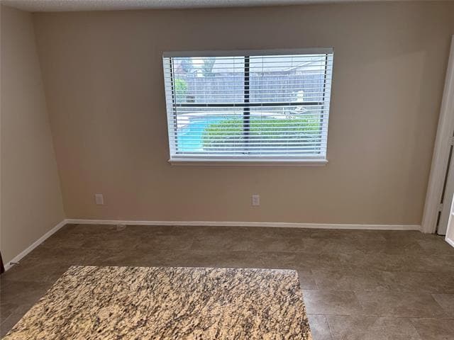 Photo - 2005 Glencrest Ln