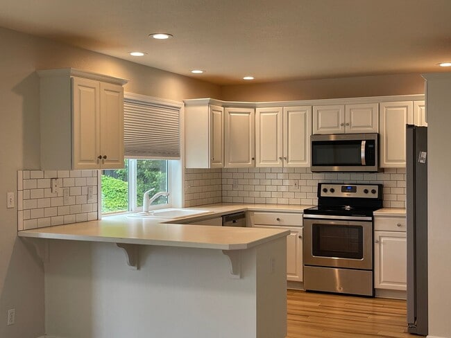 Photo - In town Poulsbo neighborhood large 4 bedroom now available