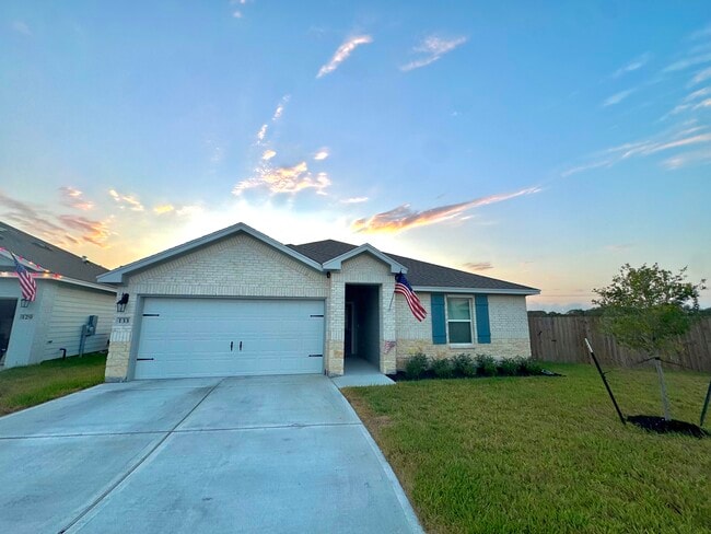 Building Photo - 133 Antigua Dr