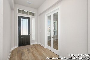 Photo - 914 Gyngell Ln