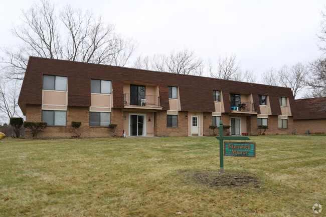Building Photo - Stenwick Manor Rental