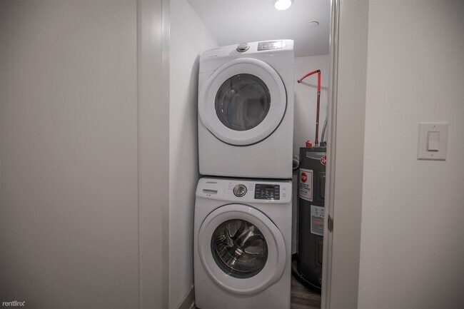 Photo - 3 br, 2 bath 4plex - 3213 HAVERFORD AVE Un... Unit 104