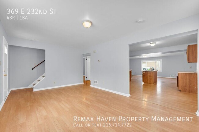 Photo - 369 E 232nd St