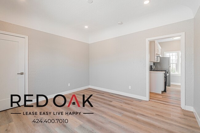 Building Photo - 1623 W 39th Pl Unit 4
