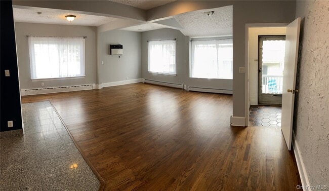 Photo - 265 E Chester St