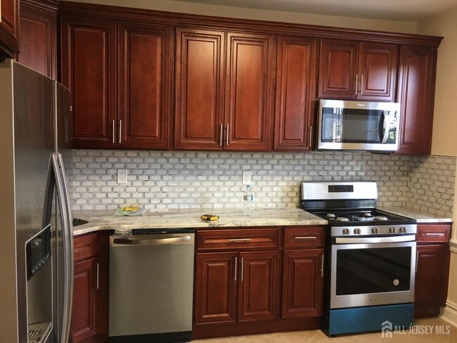 Building Photo - 126 Wade St Unit 1