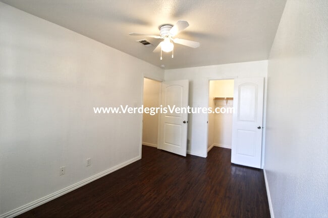 Photo - 223 S Scott St