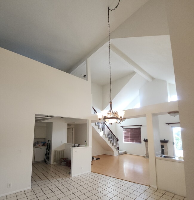 Photo - 5420 Sylmar Ave Unidad #311