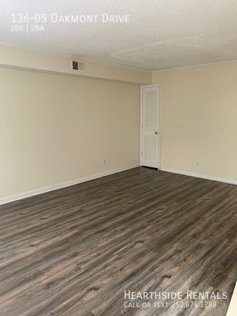 Photo - 136 Oakmont Dr
