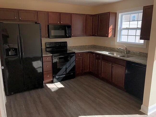 Photo - 645 Twisted Oak Dr NW