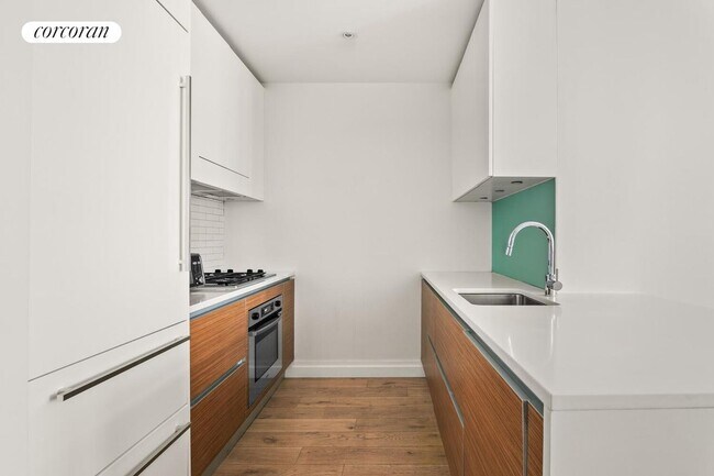 Photo - 555 W 59th St