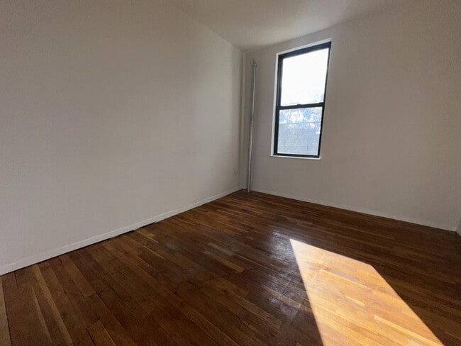 312 Woodworth Ave