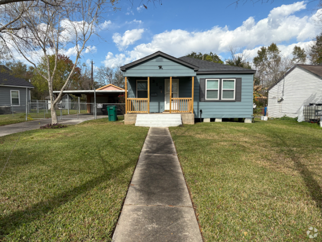 Building Photo - 310 Rustic Dr Rental