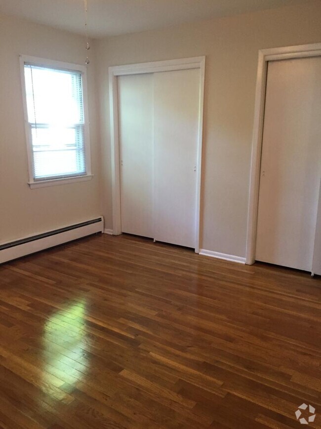 Building Photo - 1523 Jefferson Ave Unit 1st Floor Rental