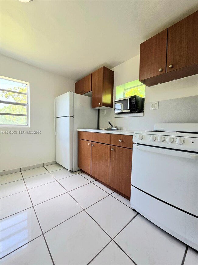 Photo - 1619 NW 27th St Unit Rear