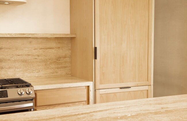 Photo - 817 N Orange Grove Ave