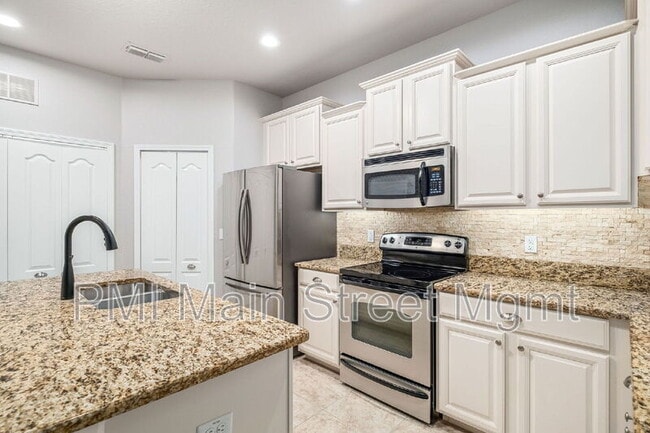 Photo - 689 Evening Sky Dr