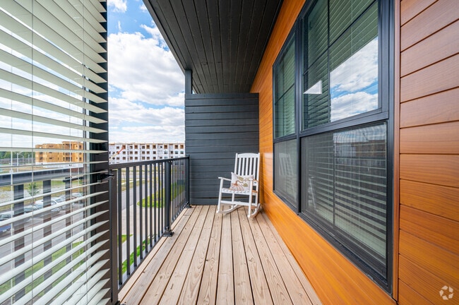 Monon - 2BR, 2BA - 1,252SF - Balcony