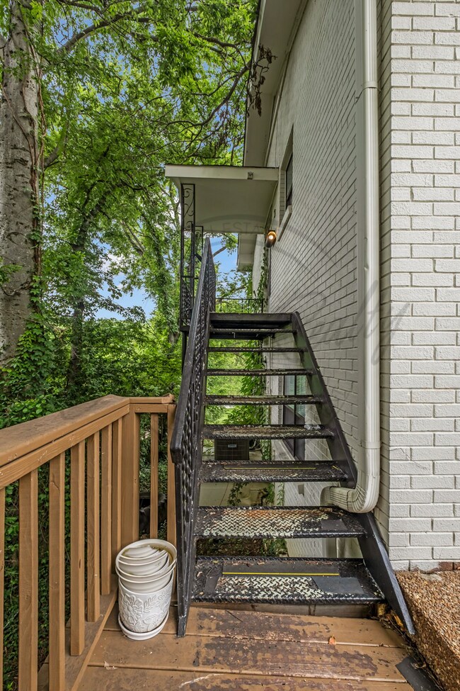 Photo - Charming Two Bedroom in Triplex in Goodlettsville!