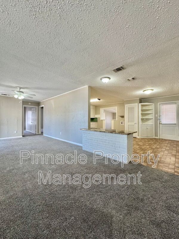 Photo - 2013 Koberlin St