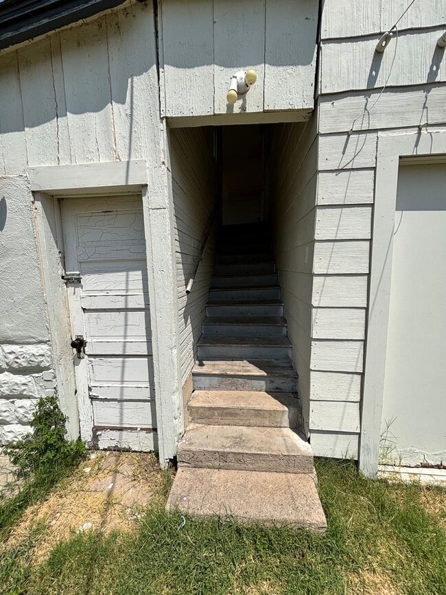 Photo - 216 S Moore Ave