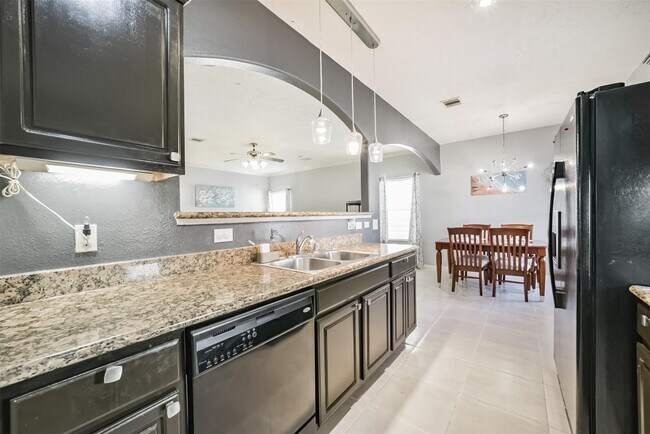 Photo - 1728 Tornado