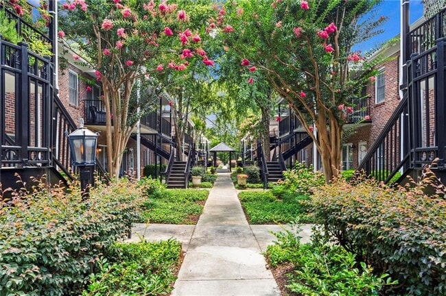 Photo - 3675 Peachtree Rd NE Condo Unit 27
