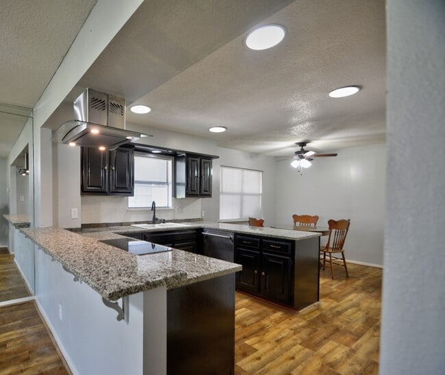 Photo - 701 Oakland Hills Ln