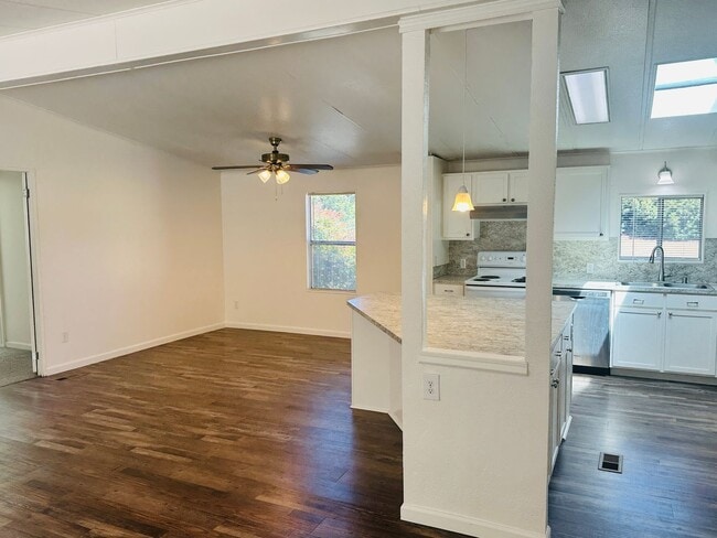 Photo - 14014 NE 70th Ave