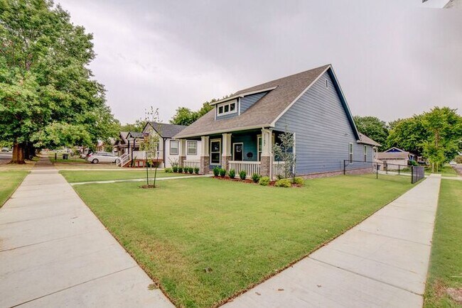 Photo - Unique 4/2/2 Near Downtown Tulsa!