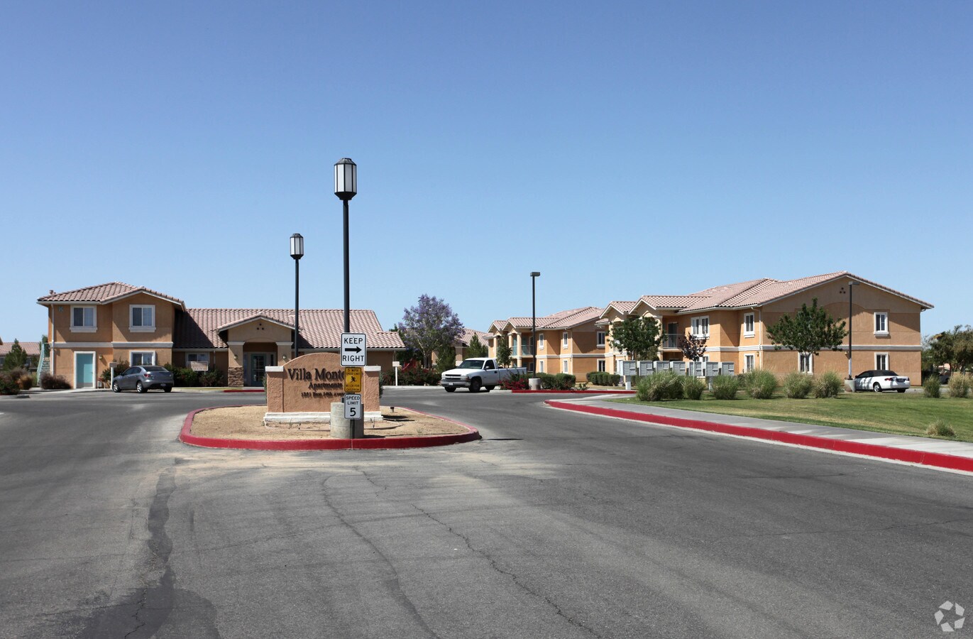 Photo - Villa Monterey Apartments