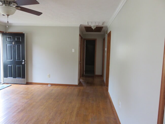 Photo - 231 N Mapleleaf Ave