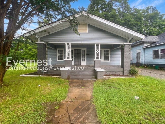 Photo - 821 50th St N