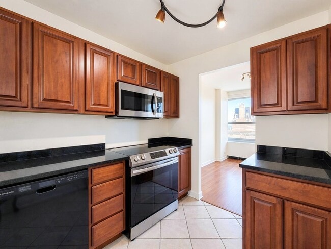 Photo - 3550 N Lake Shore Dr Unit 1806
