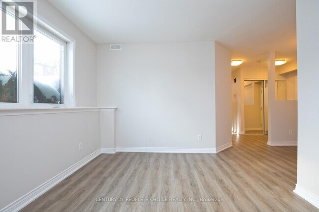 Photo - 107 - 70 FIRST STREET Unité 107