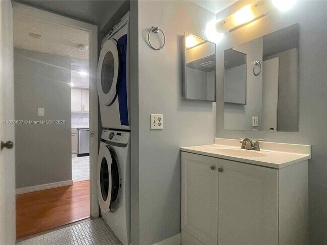 Photo - 5550 NW 44th St Unidad 312B