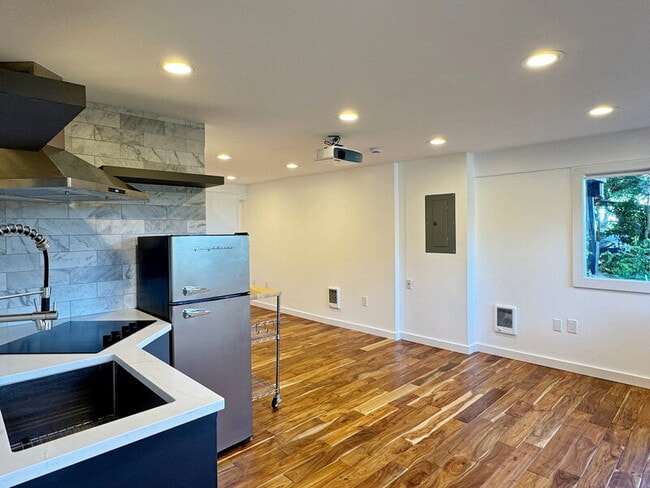 Photo - 2591 Magnolia Blvd W Unit #3631