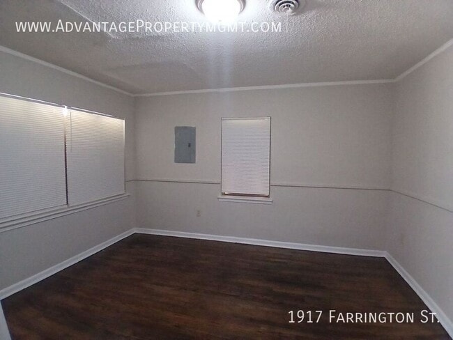 Photo - 1917 Farrington St