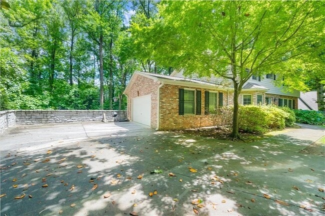 Photo - 5667 Colton Dr NE
