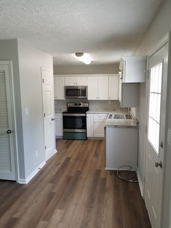 Photo - 1445 Toshiba Drive, #B