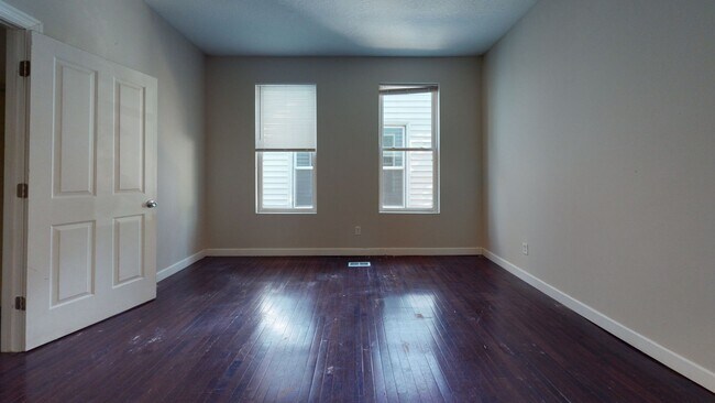 Photo - 520 12th Ave SE Unit #1