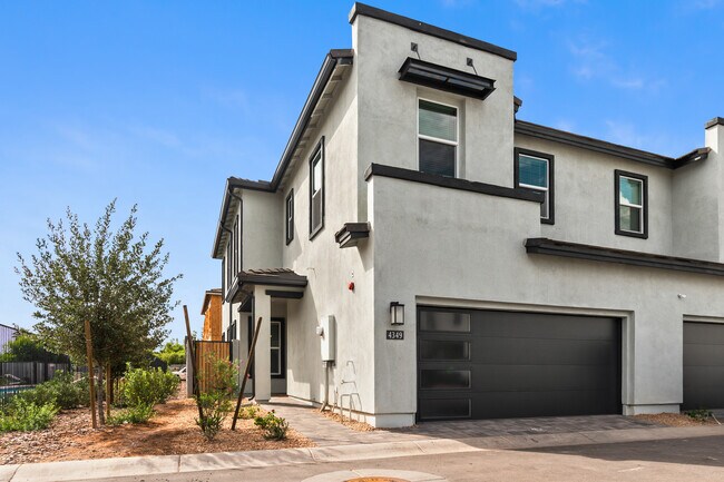 Photo - 4349 E Berkeley Rd