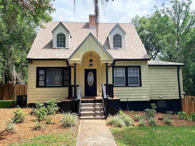 Photo - 212 Barbourville Dr