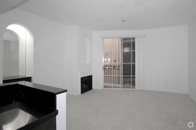 Studio, 1BA - 544 SF