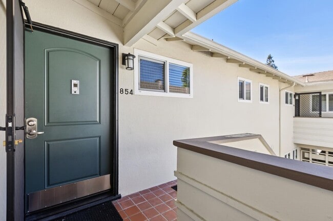 Photo - Remodeled 2 Bedroom in Downtown Palo Alto with Central A/C! Unit 854