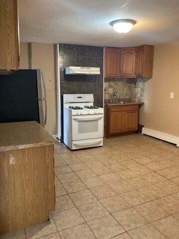 Building Photo - 177 Otis St Rental