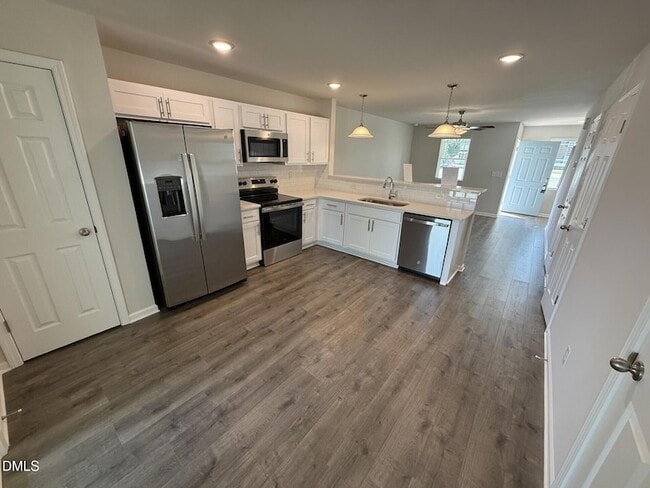 1006 Peony Ln