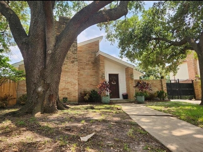 Building Photo - 11303 Olympia Dr Rental